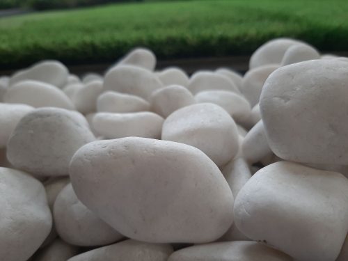 snow white pebbles